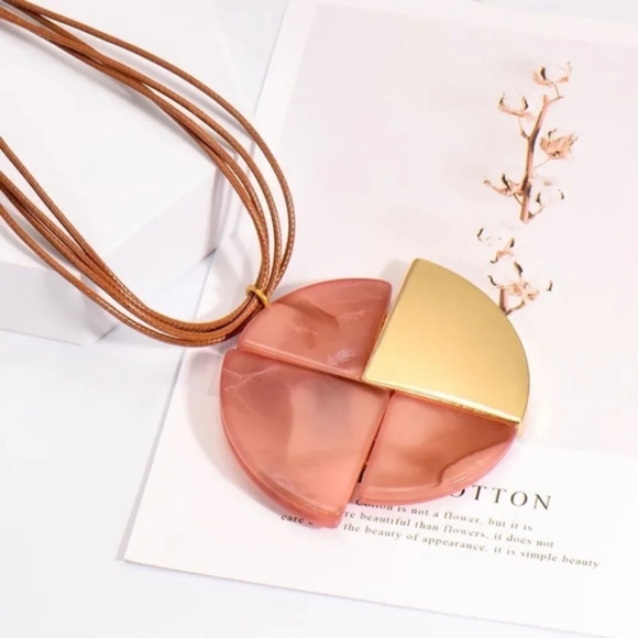 Women's Necklace - Picture 2 of 3